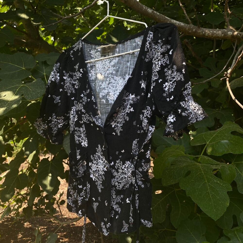 Unbranded Women's Black and White Blouse